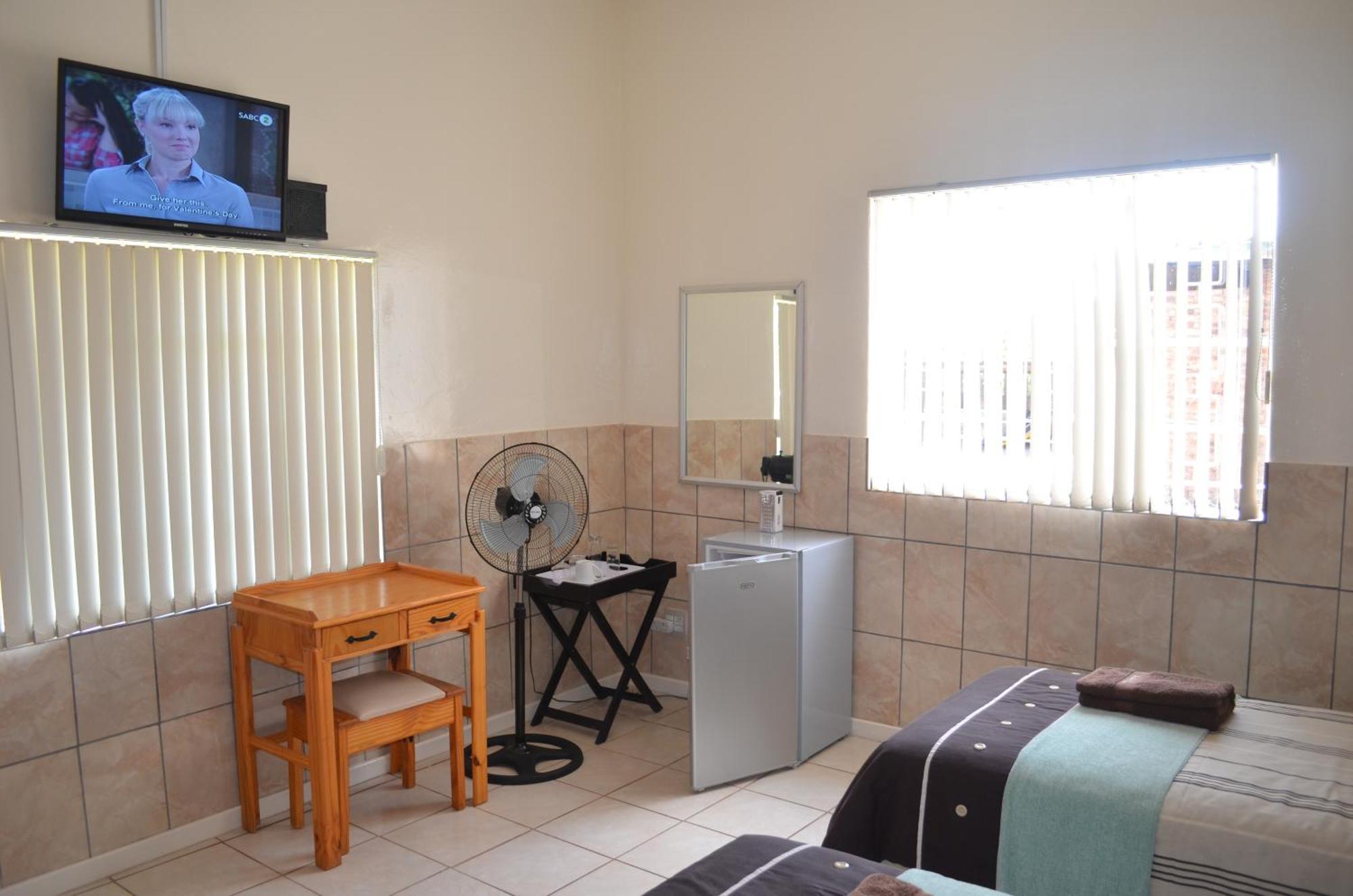 Bed and Breakfast Breaking Dawn Noupoort Номер фото